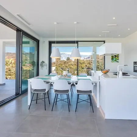 Villa Luxurious Cabopino - Your Ultimate Getaway *