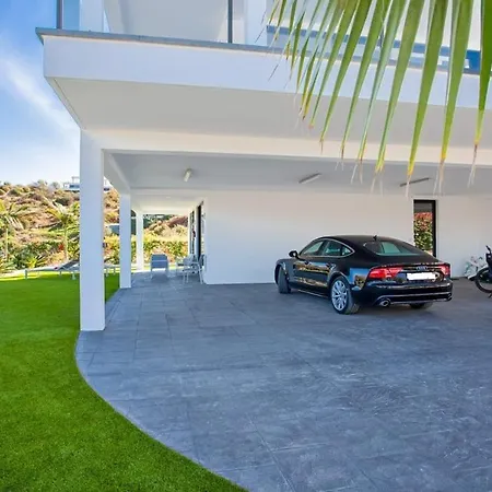 Luxurious Cabopino - Your Ultimate Getaway * Marbella