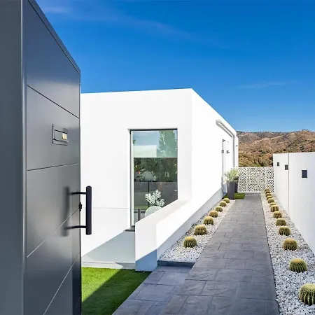Luxurious Cabopino - Your Ultimate Getaway Villa Marbella
