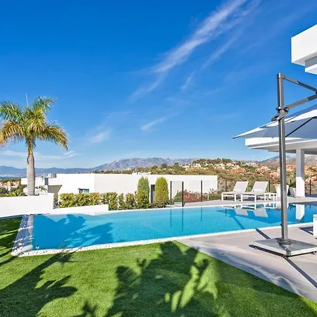 Luxurious Cabopino - Your Ultimate Getaway Villa Marbella