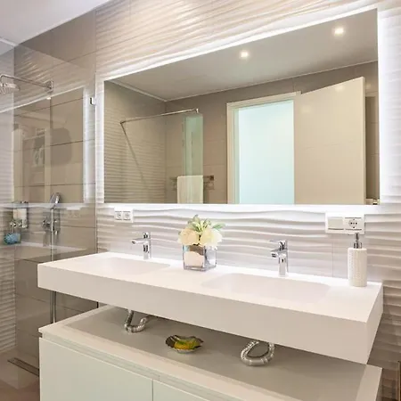 Villa Luxurious Cabopino - Your Ultimate Getaway Marbella